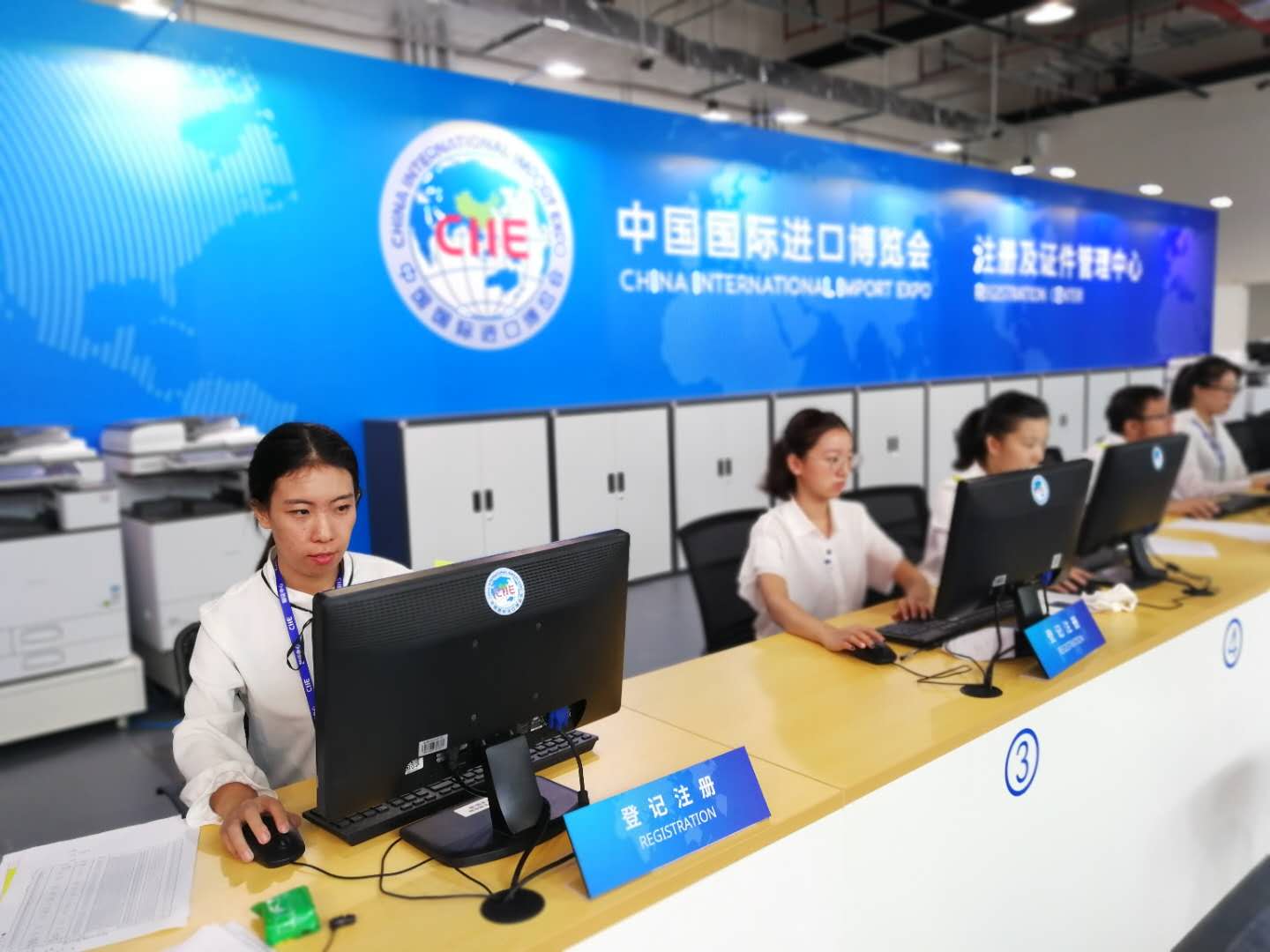 青春绽放进博，志愿钟情会展 —— 我校长期志愿者服务中国国际进口博览会侧记
